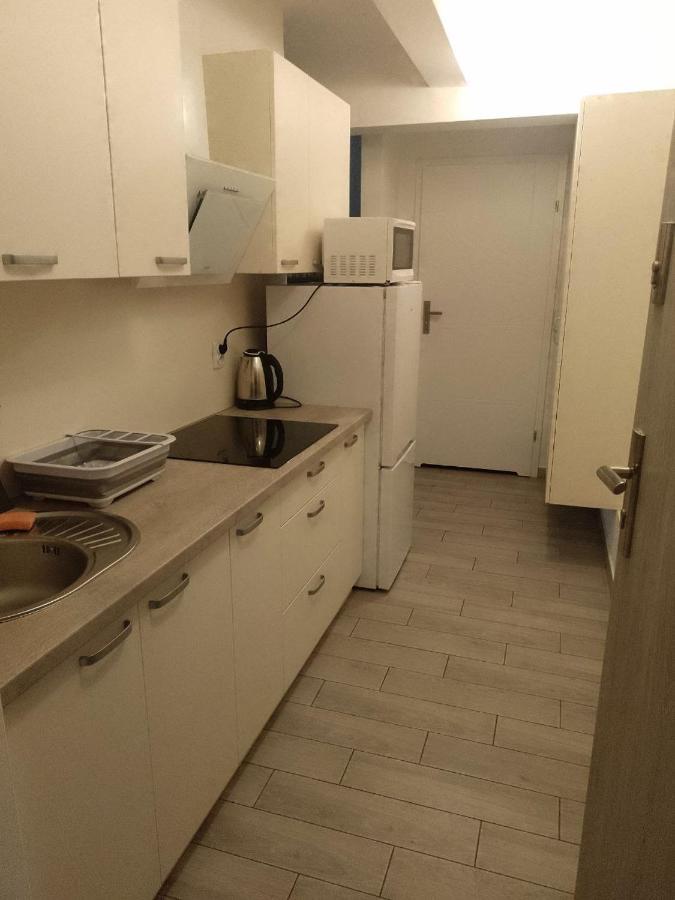 Apartment Mieszkanie #3 - Kawalerka Z Kuchnia I Lazienka 1-4 Osoby, To Jeden Pokoj-kawalerka
