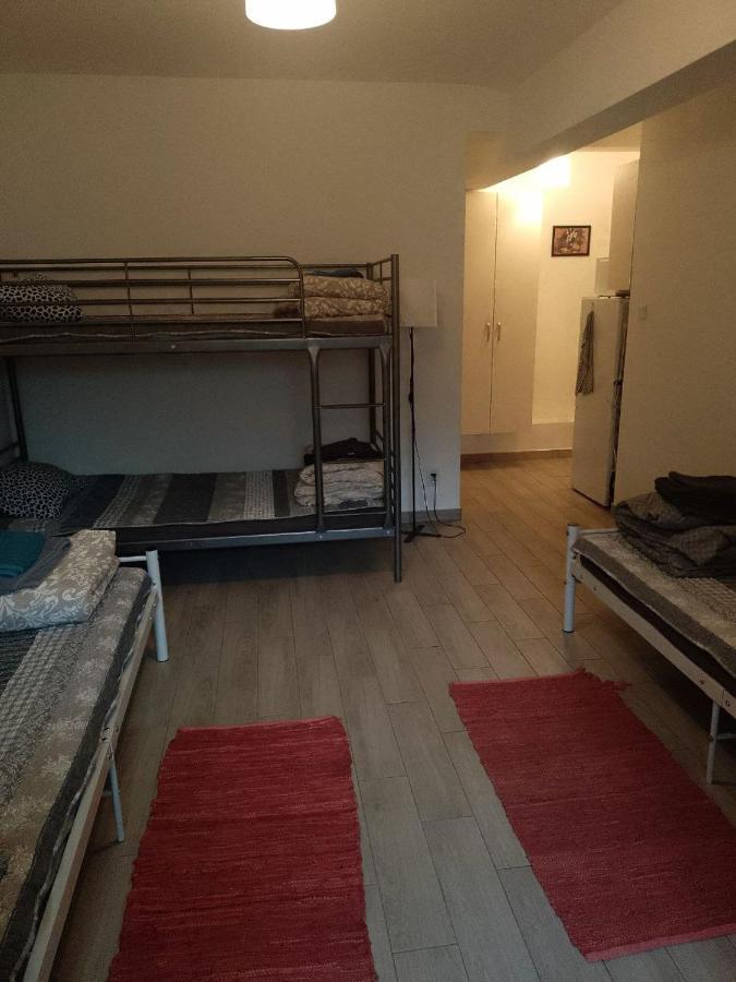 Apartment Mieszkanie #3 - Kawalerka Z Kuchnia I Lazienka 1-4 Osoby, To Jeden Pokoj-kawalerka Krakow
