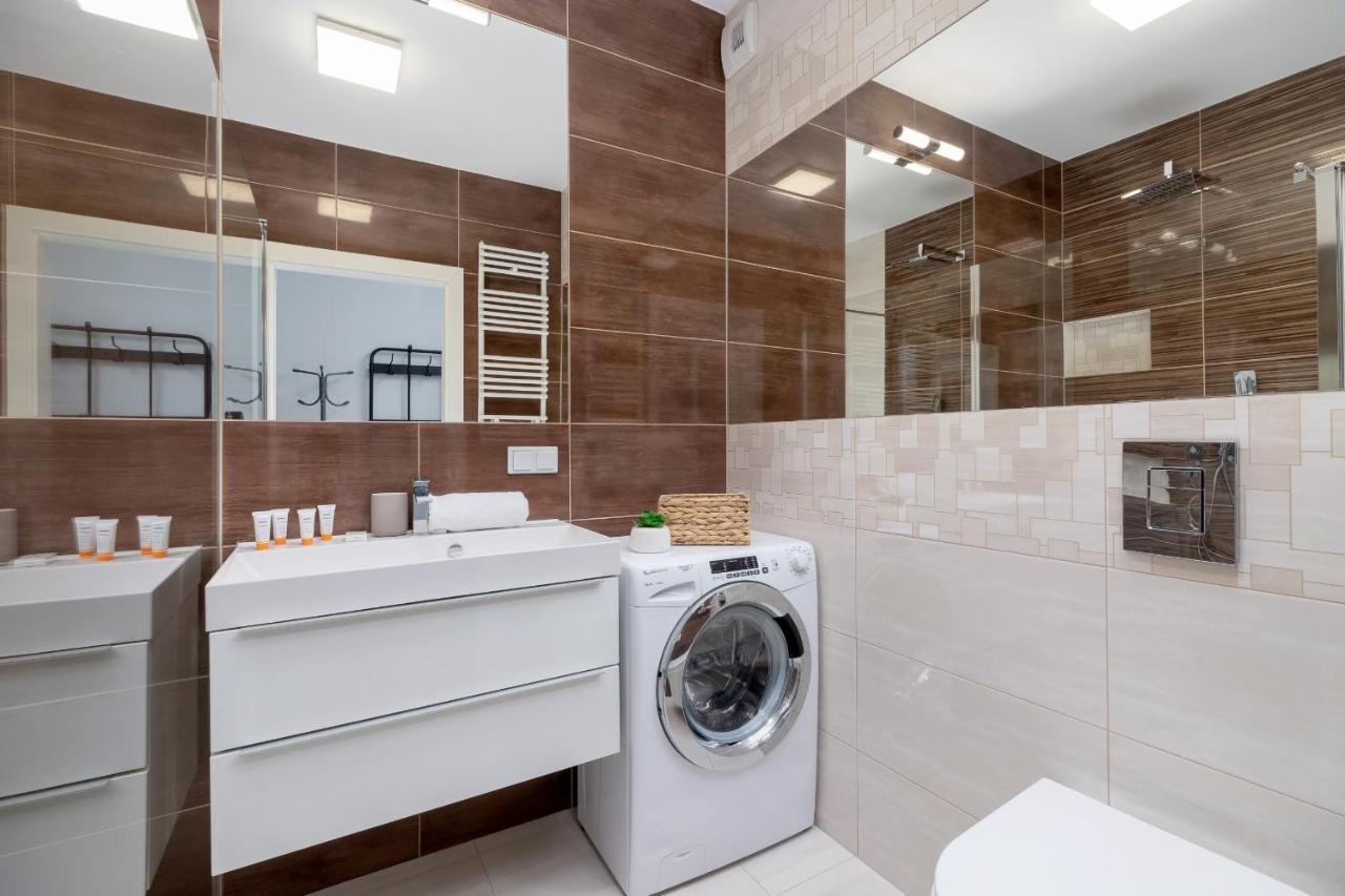 Apartment Spacious With Balcony Zablocie By Renters