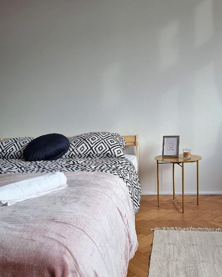 Homestay Big And Cozy Bedroom In