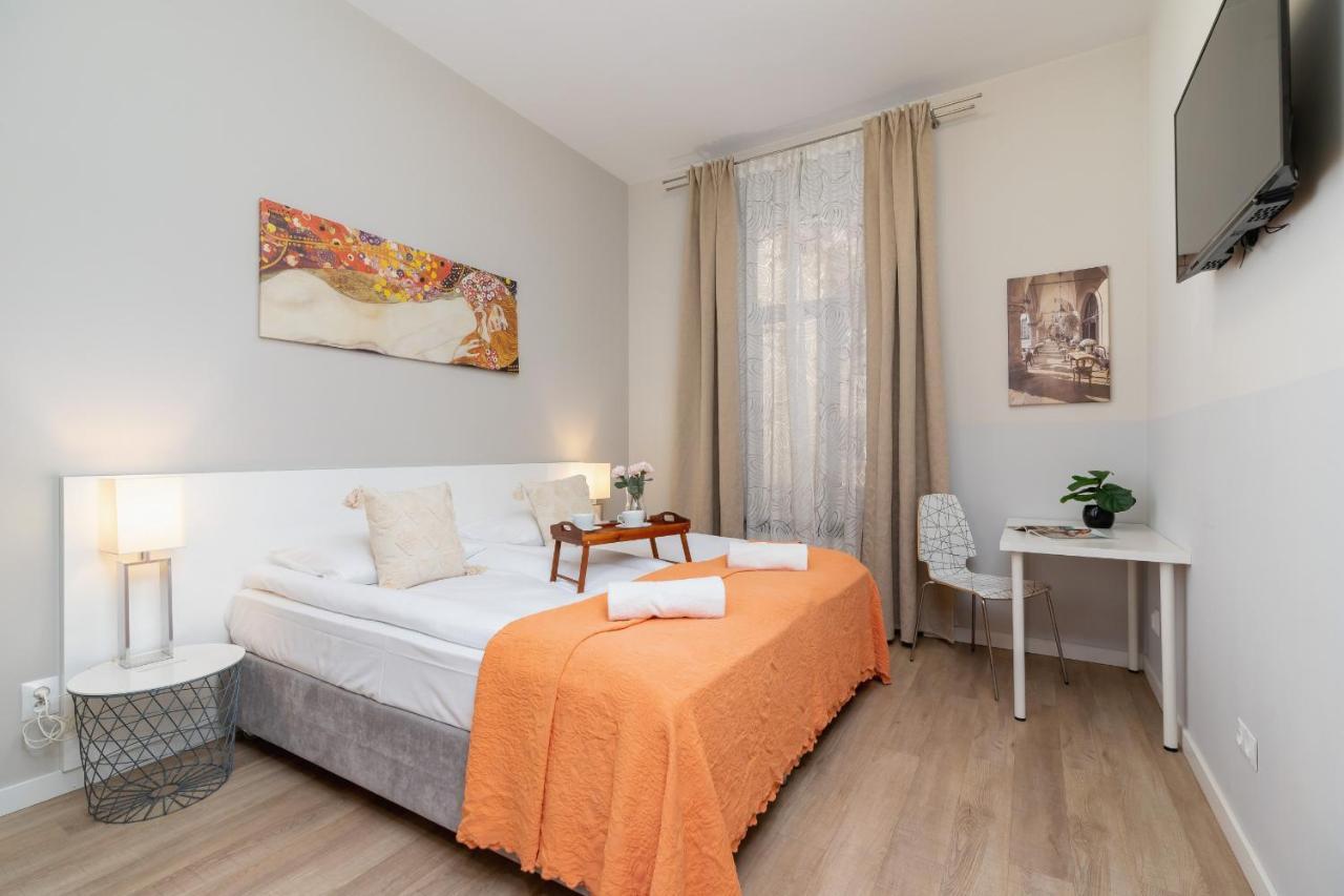 Apartment Planty Park Lobzowska By Renters Krakow
