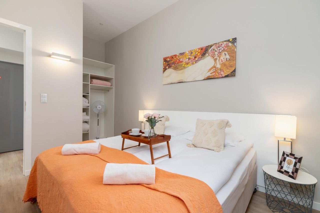 Planty Park Lobzowska By Renters Apartment