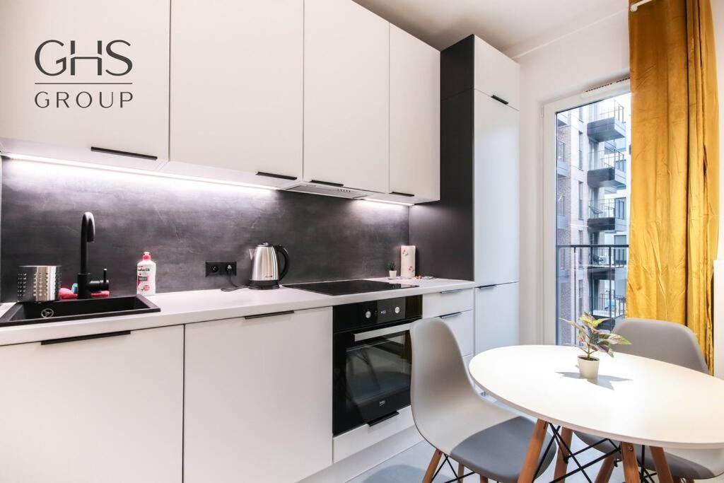 Stylowy Apartament Blisko Dworca Glownego Apartamento *