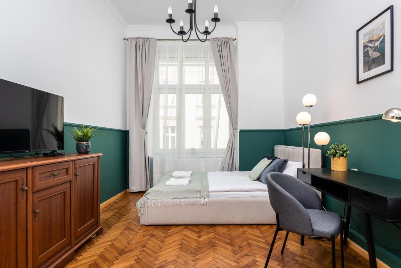 Classy Old Town - By Upstairs Cracóvia