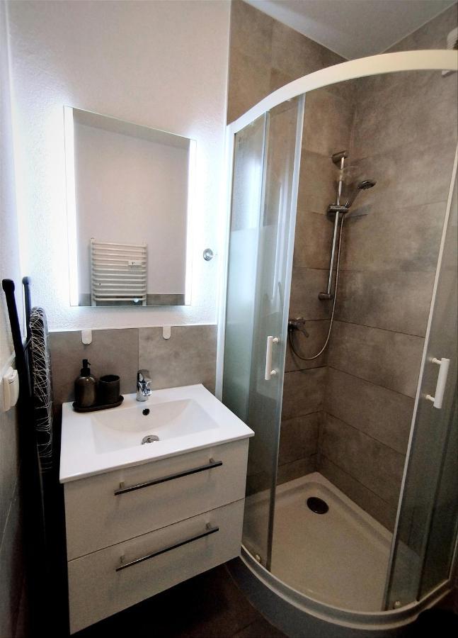 Terra Apartament - Cozy Studio With Netflix & Free Parking Apartament *