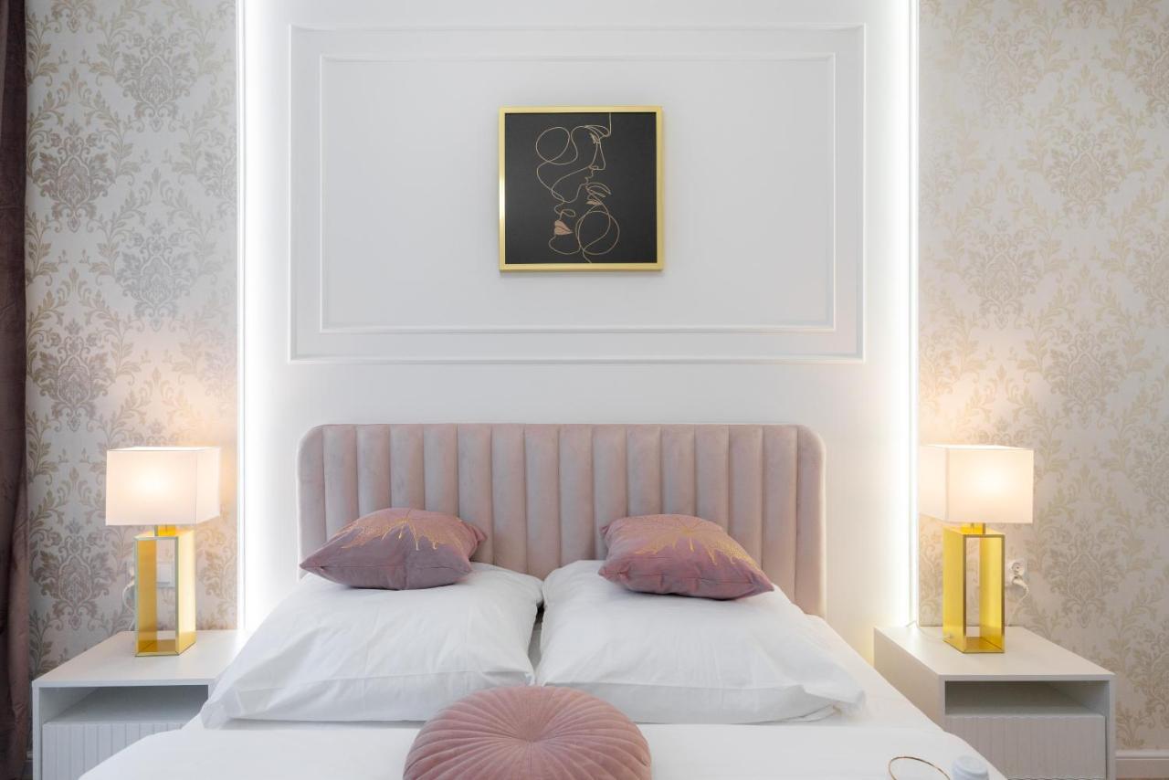 Exclusive Royal Apartment *
