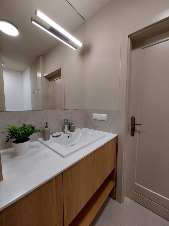 Apartment Spacious Two-bedroom In The Center