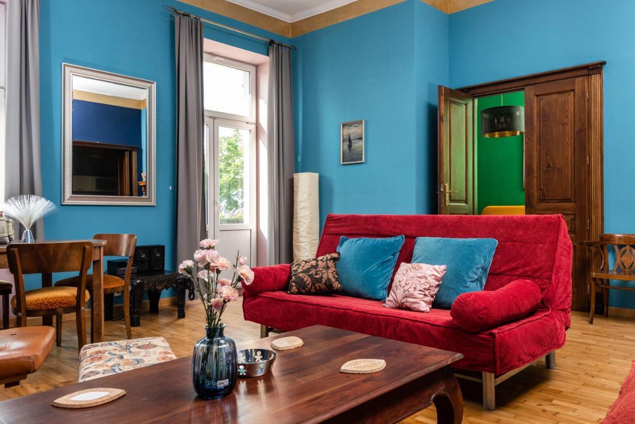 Les Couleurs By Upstairs Apartament