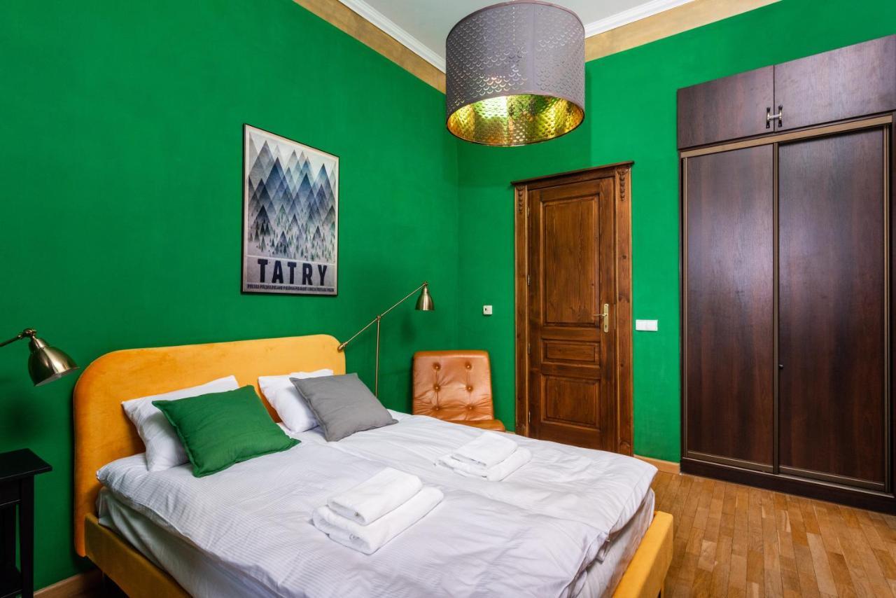 Les Couleurs By Upstairs Apartament *