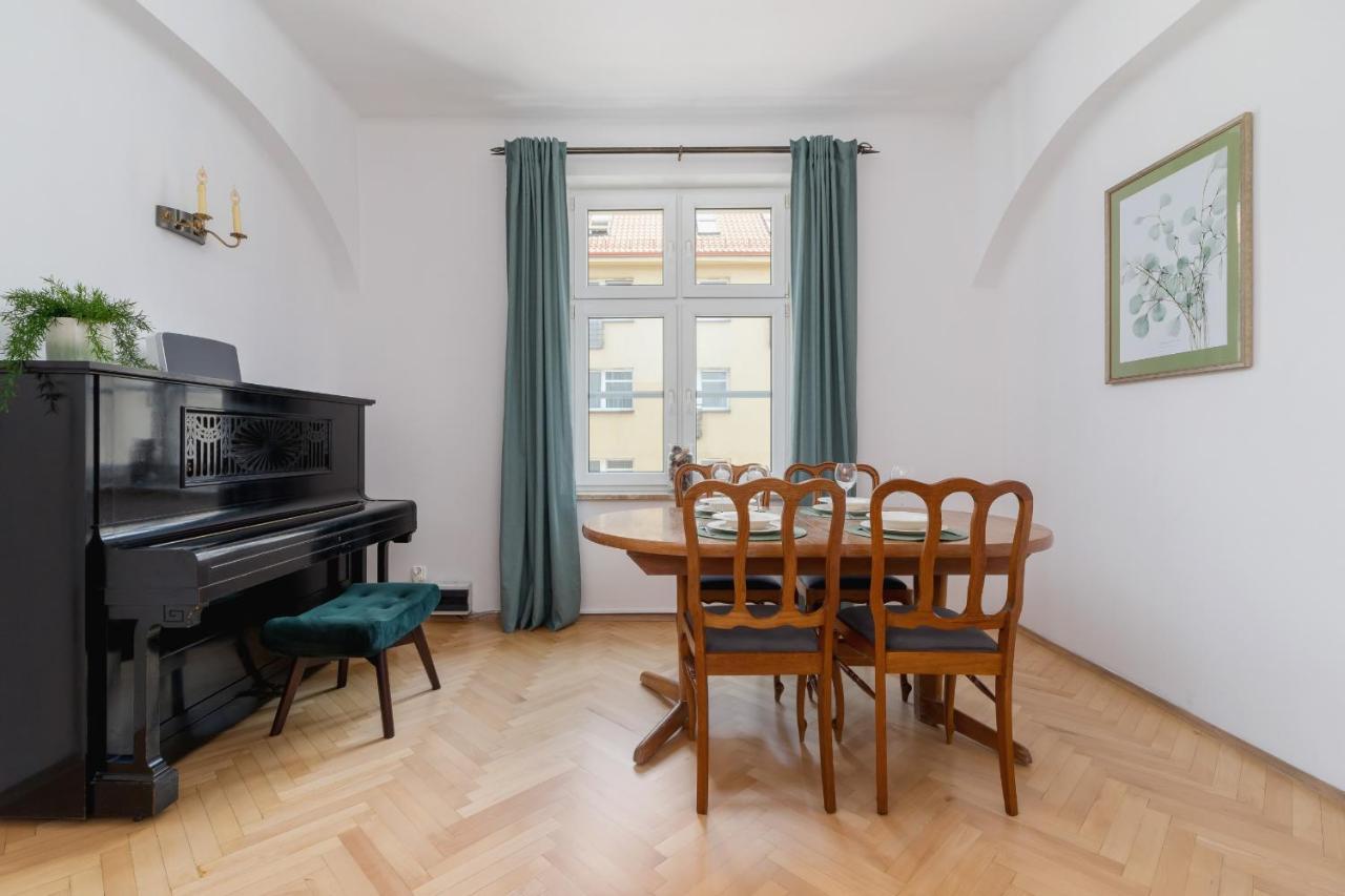 Apartment Spacious Retro In The Center Of Cracow By Renters