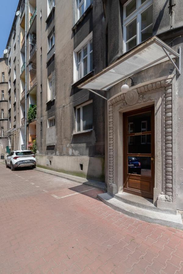 Apartment Spacious Retro In The Center Of Cracow By Renters Krakow