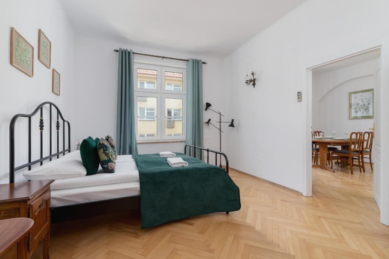 Spacious Retro In The Center Of Cracow By Renters *