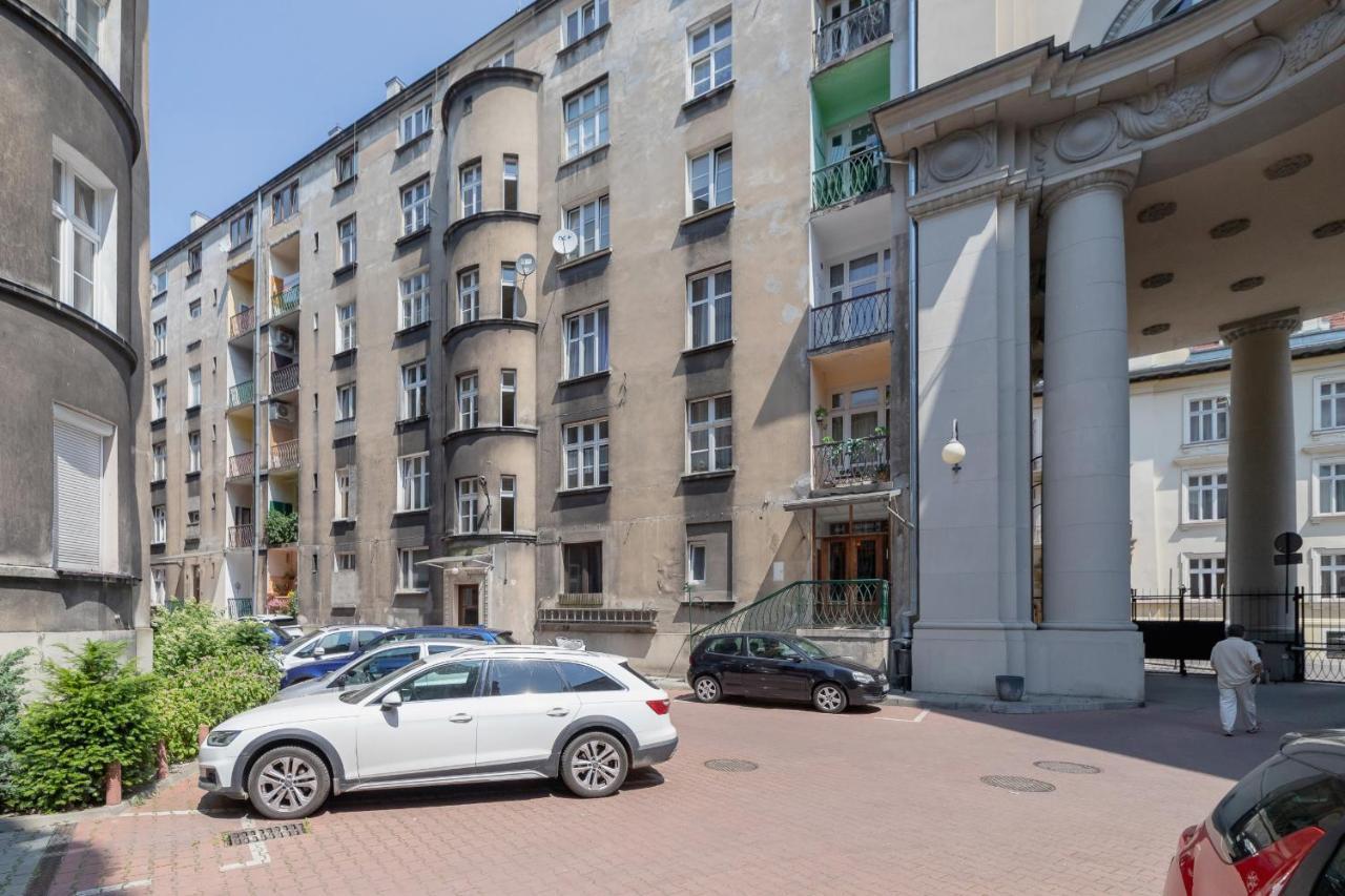 Spacious Retro In The Center Of Cracow By Renters *