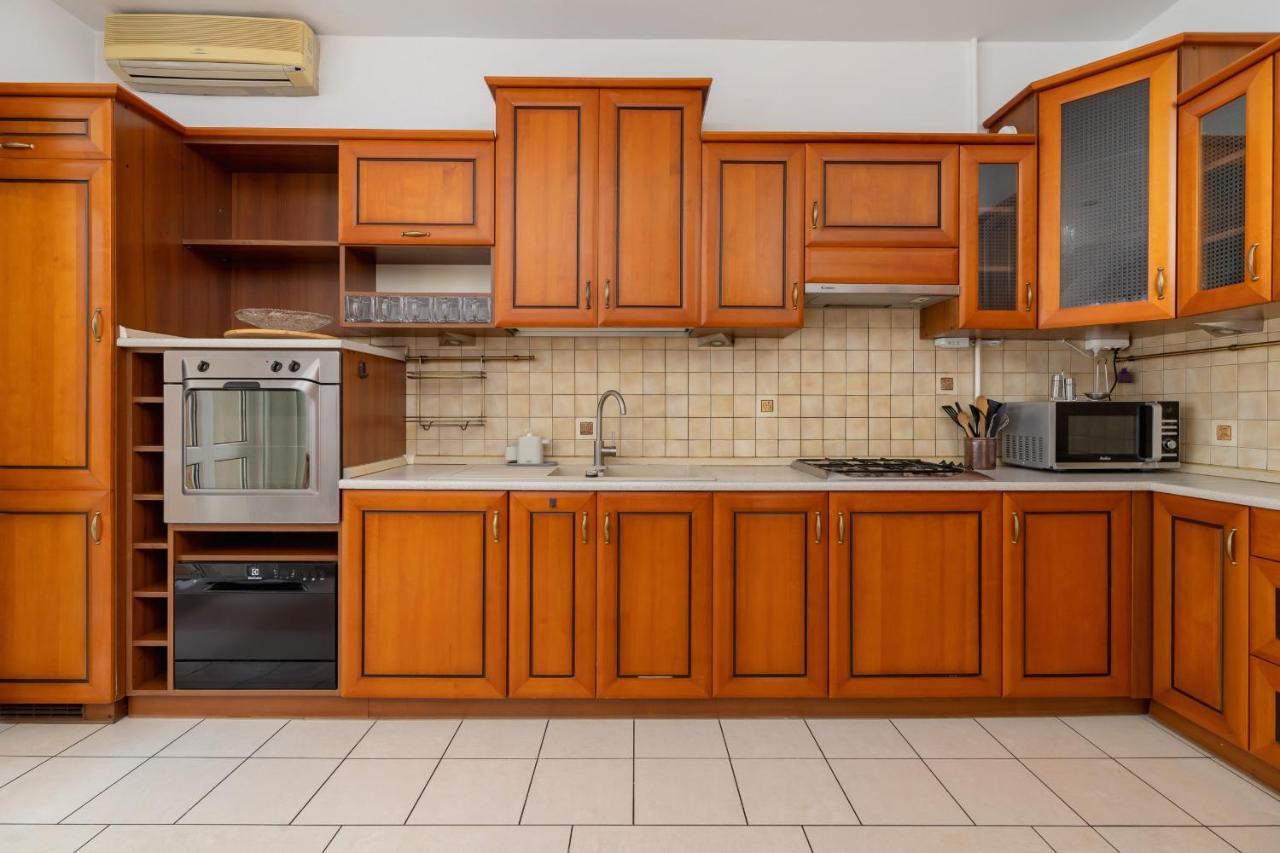 Spacious Retro In The Center Of Cracow By Renters *