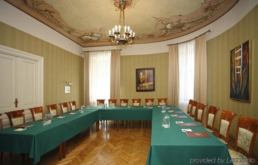 Ostoya Palace 4*