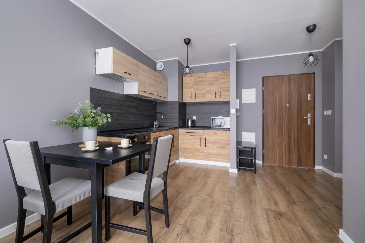 Comfy Pachonskiego With Parking In By Renters Apartment *
