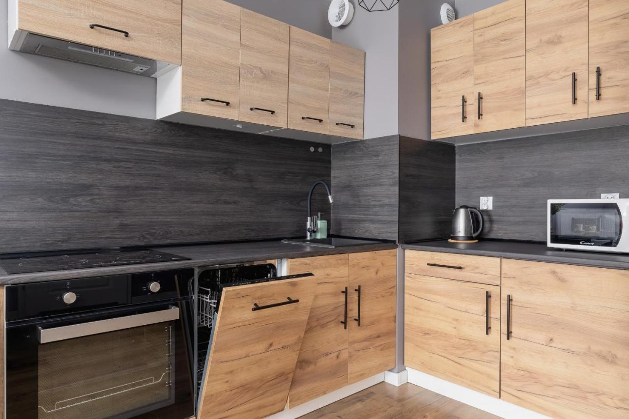 Comfy Pachonskiego With Parking In By Renters Apartment *