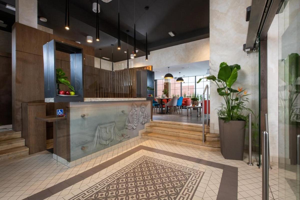 Leonardo Boutique Center Hotel
