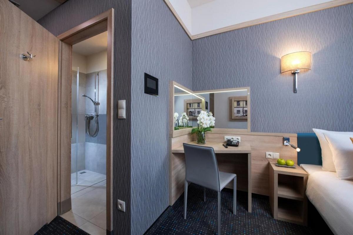 Leonardo Boutique Center Hotel