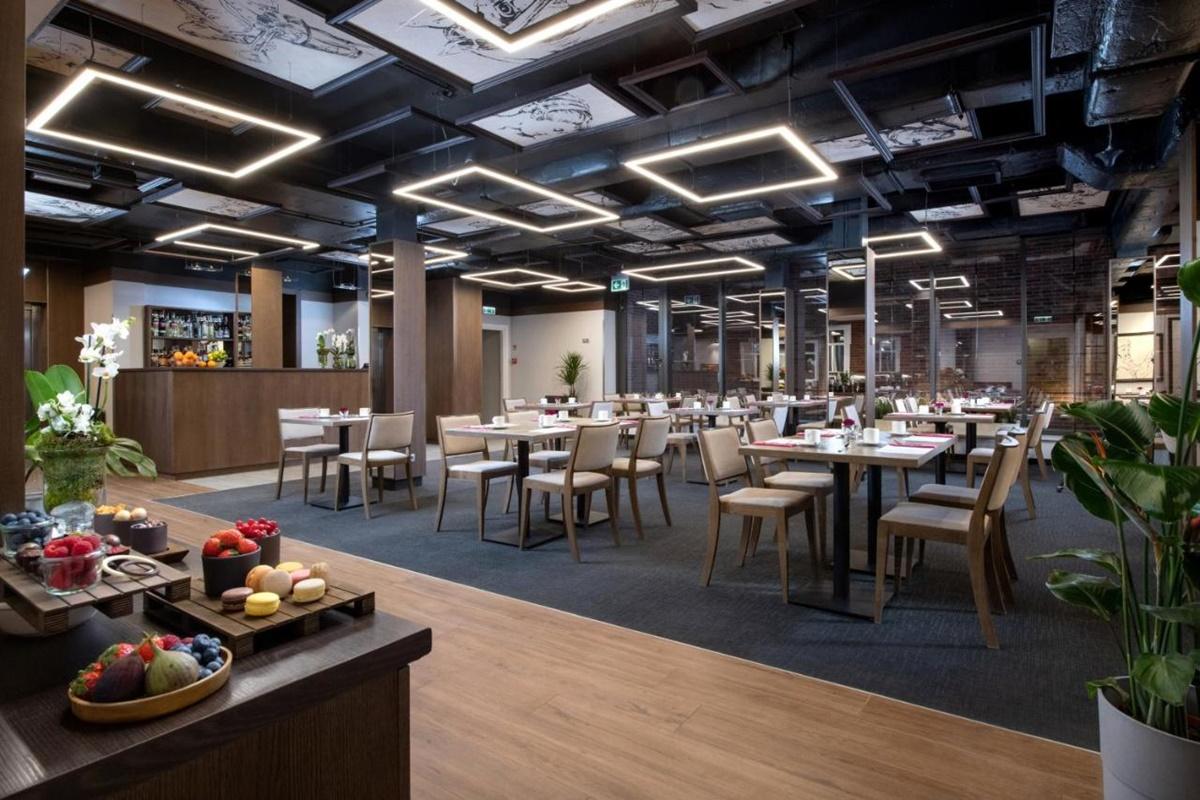 Leonardo Boutique Center Hotel