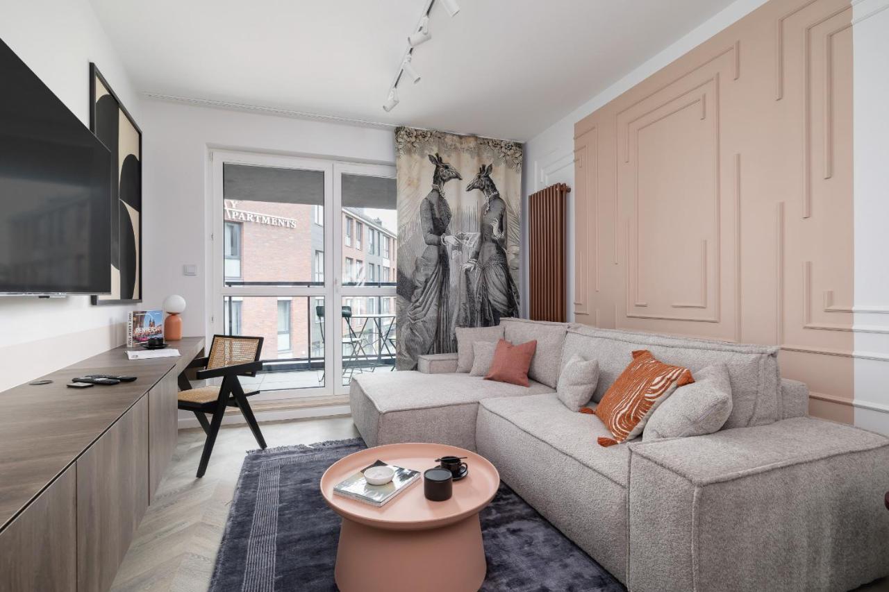 Deluxe Podskale 18 With Parking & Balcony In By Renters Prestige