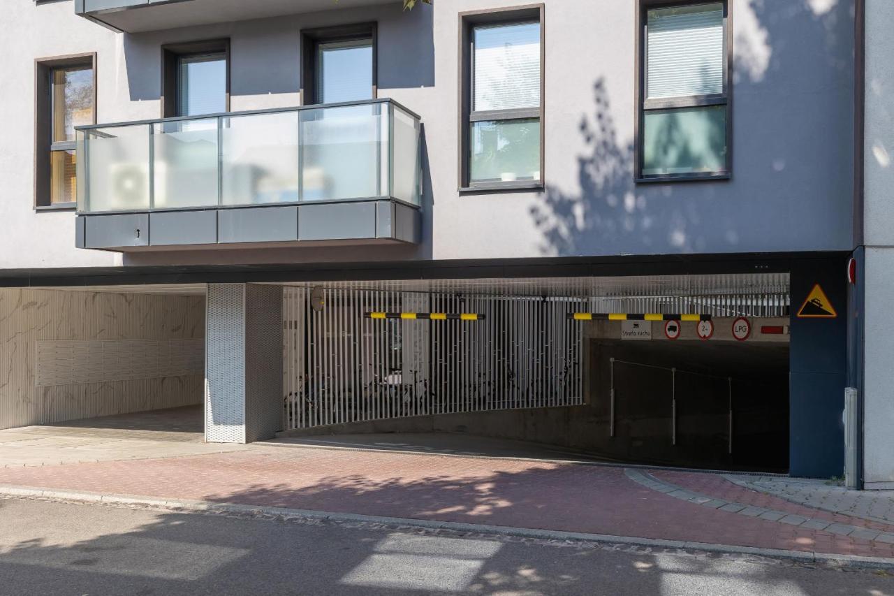 Deluxe Podskale 18 With Parking & Balcony In By Renters Prestige * Krakau