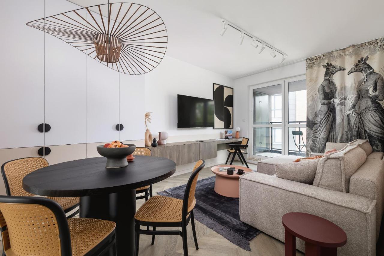 Deluxe Podskale 18 With Parking & Balcony In By Renters Prestige