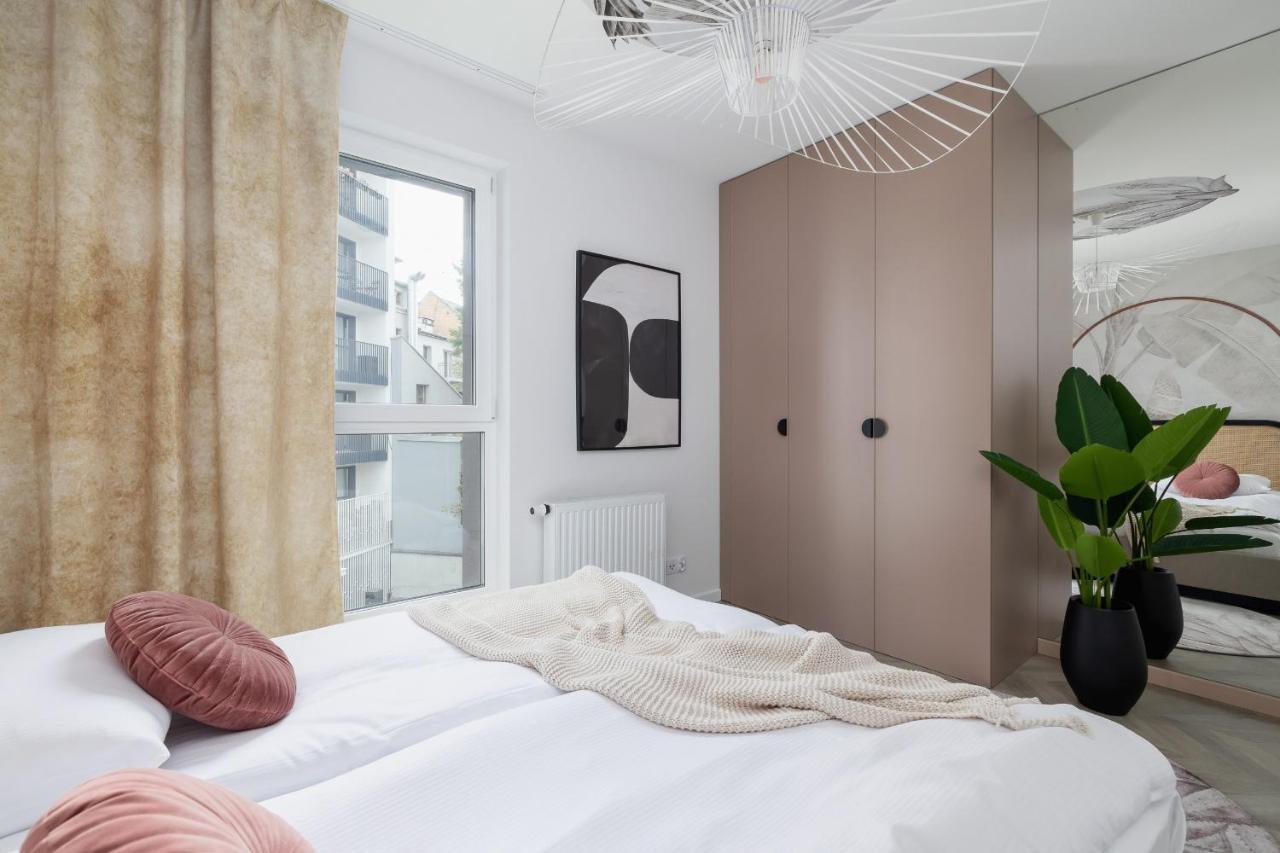 Deluxe Podskale 18 With Parking & Balcony In By Renters Prestige * Krakau