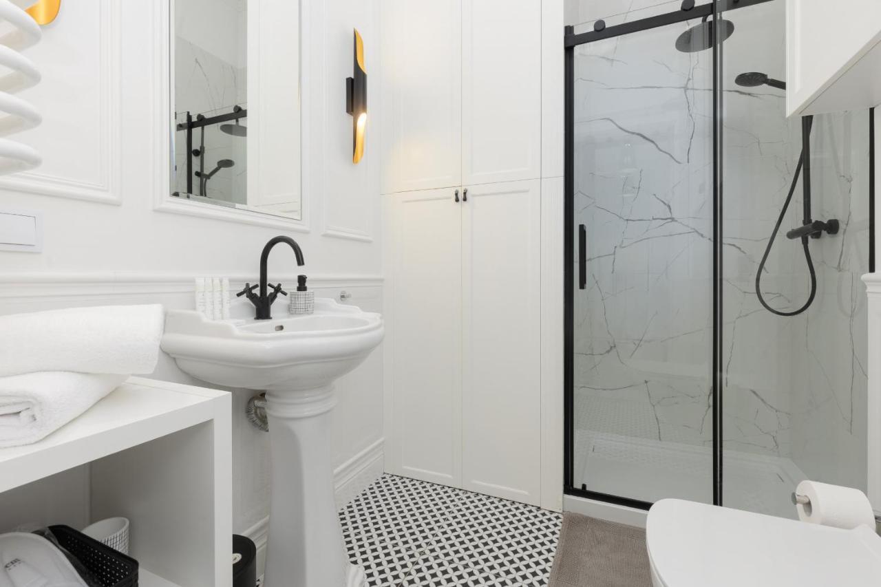 Strzelecka Old Town Cracow By Renters Prestige Apartment *