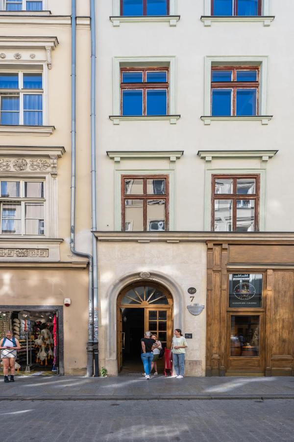 Gallery 7 - 3