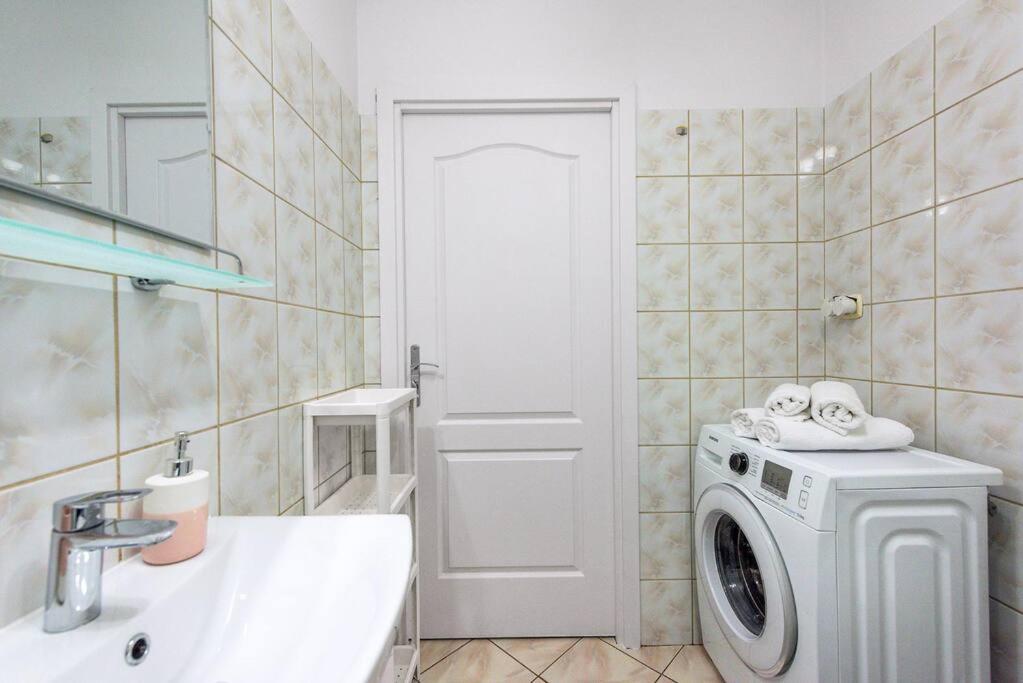 Ap. Olimpia 1 Pok. 2 Osoby, Downtown, Free Parking Apartment Krakow
