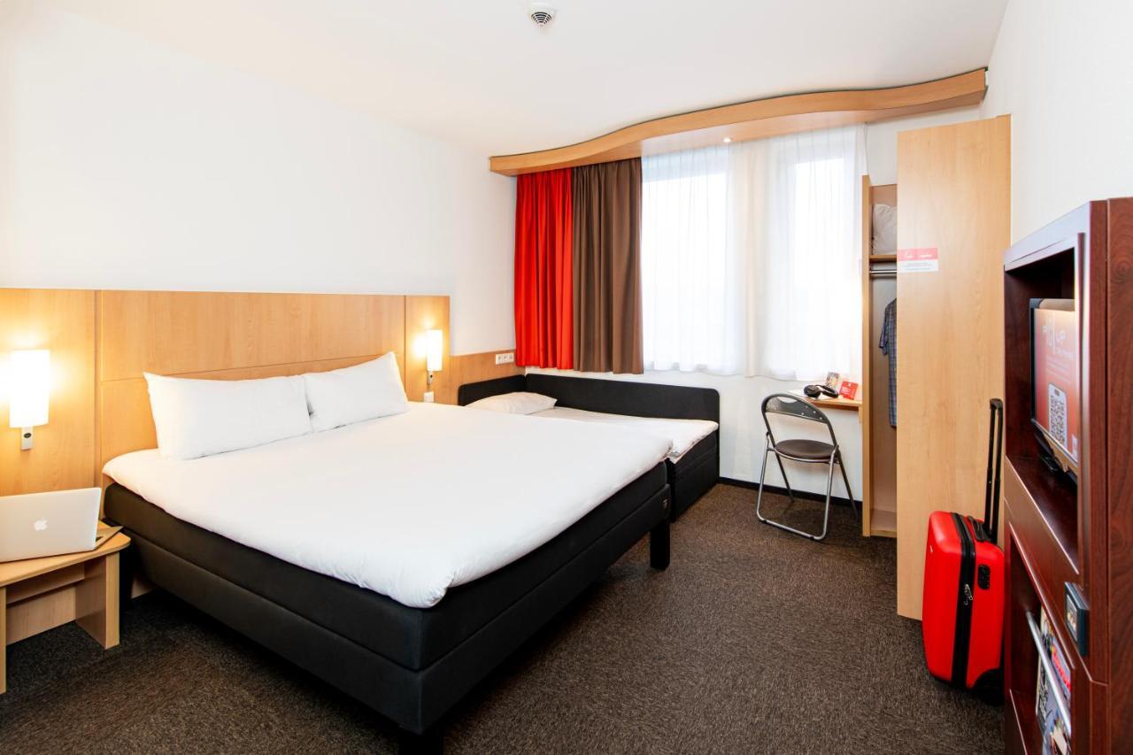 Ibis Stare Miasto Hotel 3*