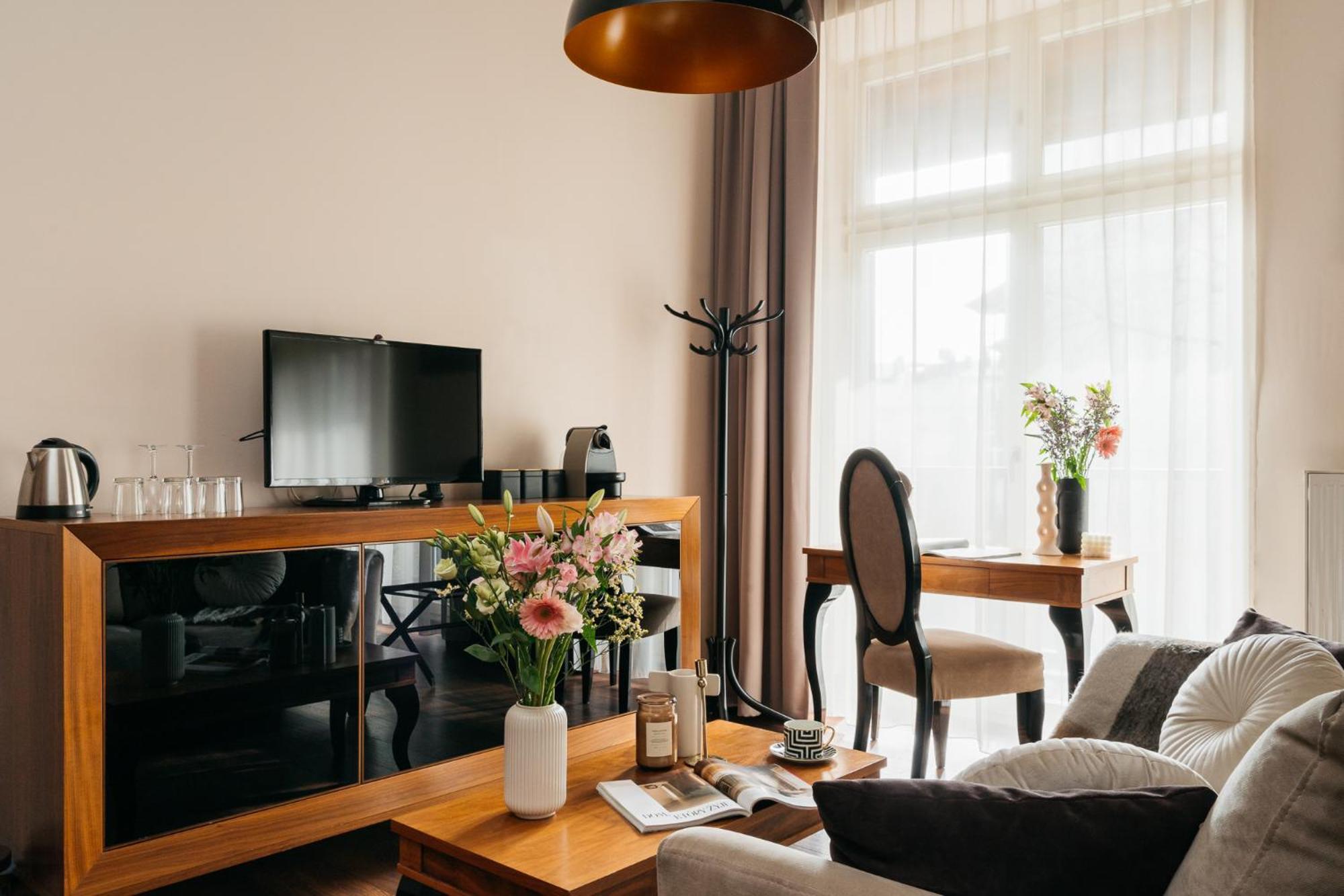 Hotel apartamentowy Topolowa 3*