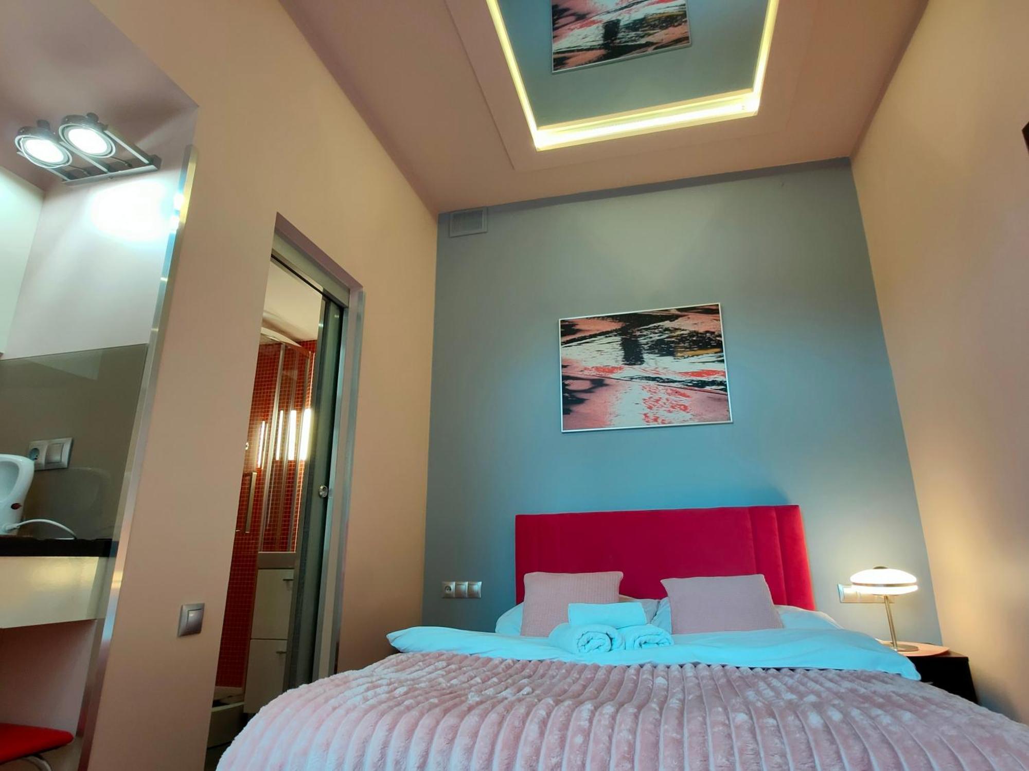 Mirror Pink Apartment