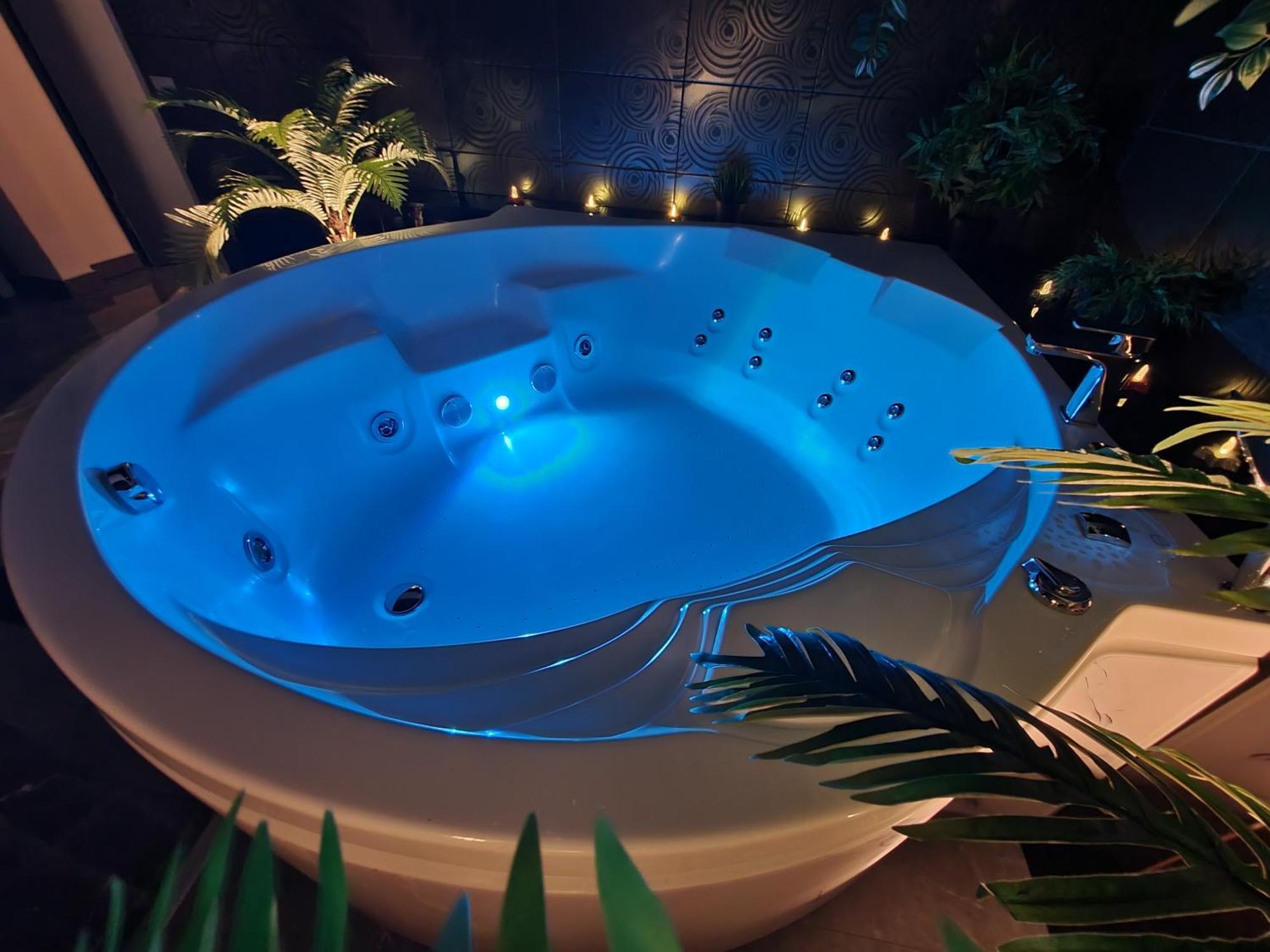 Z Jacuzzi Rynek