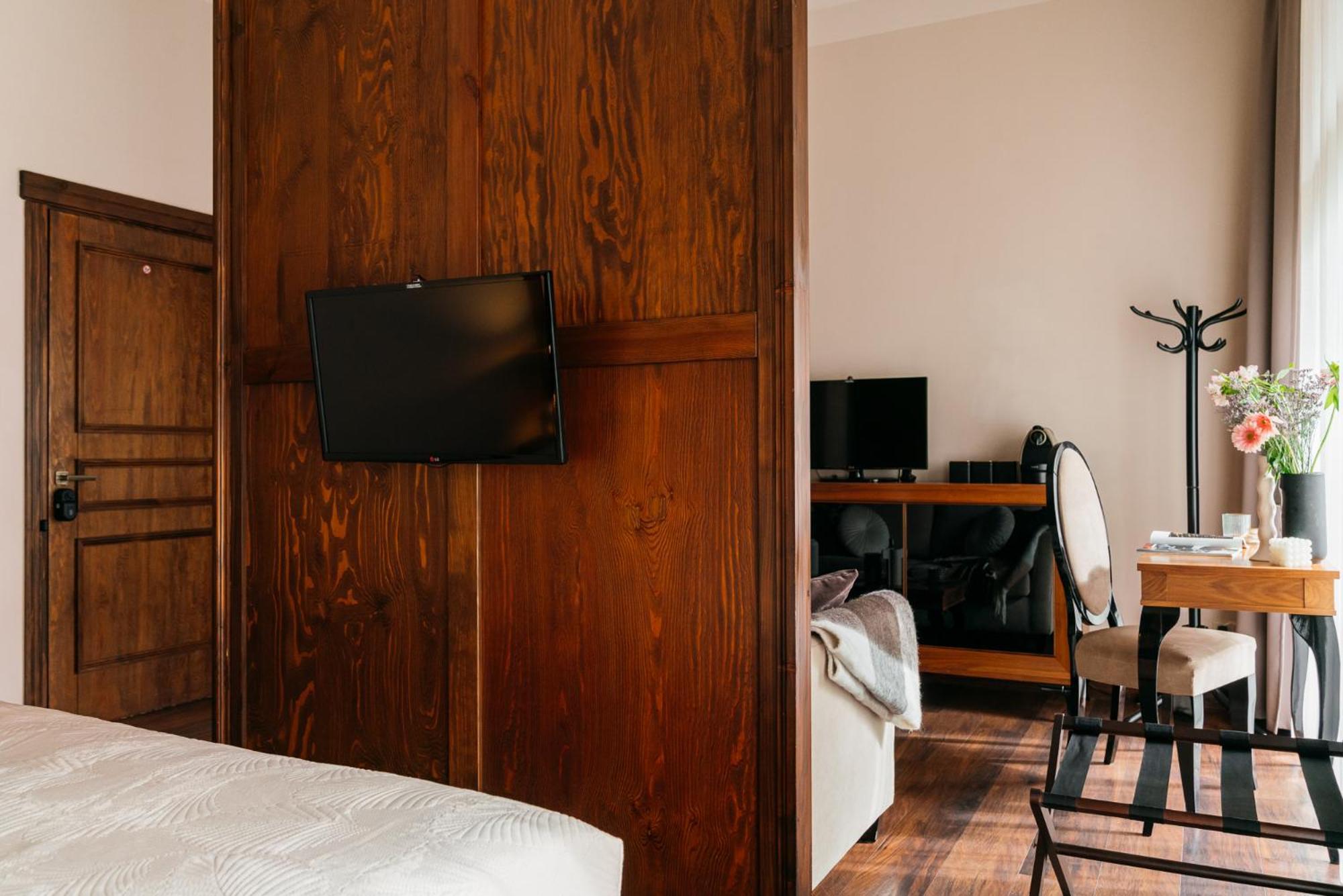 Hotel apartamentowy Topolowa 3*
