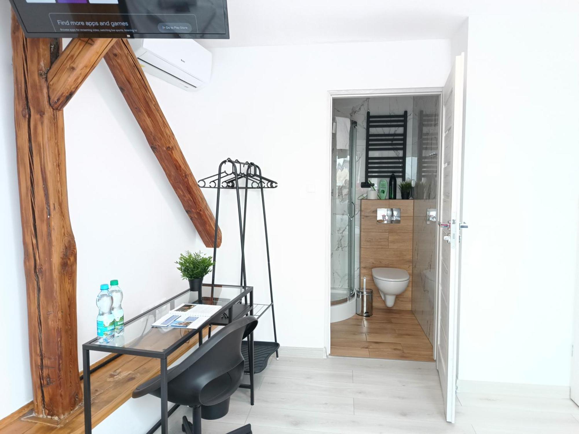 Sleep In Center Apartment *