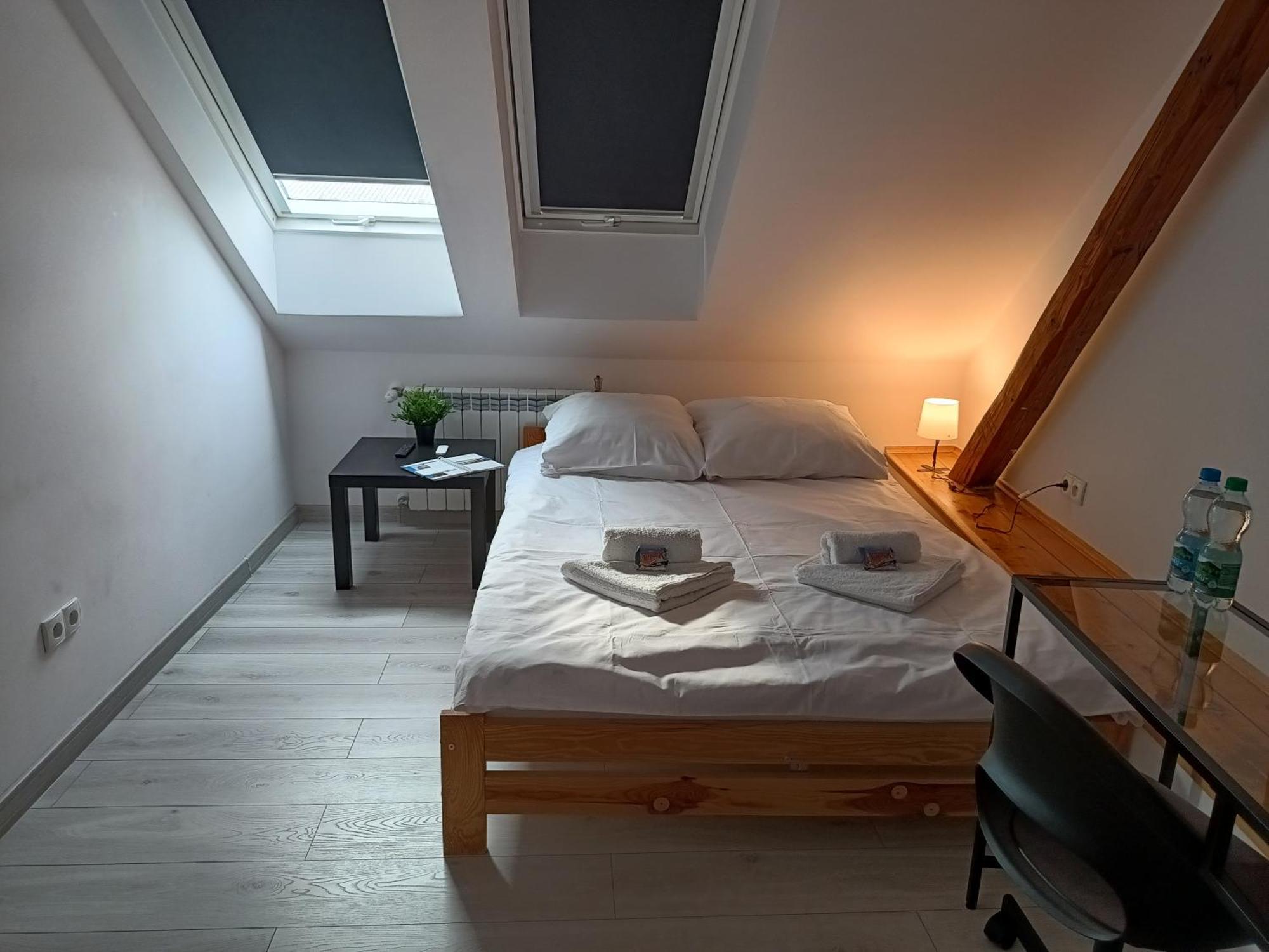Apartment Sleep In Center *