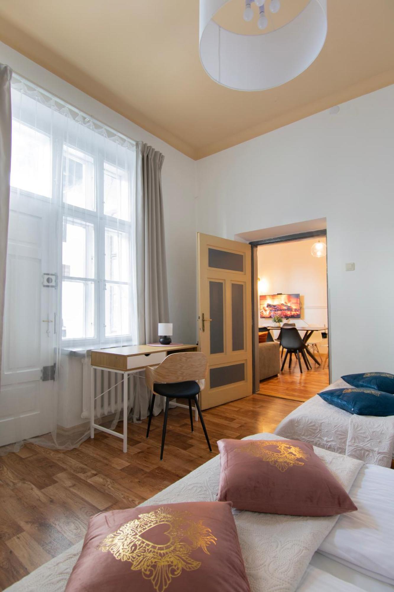 Apartment Huge Smolensk Street *