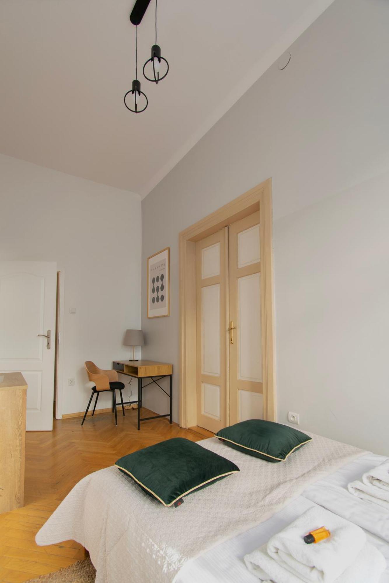 Huge Smolensk Street Apartment *