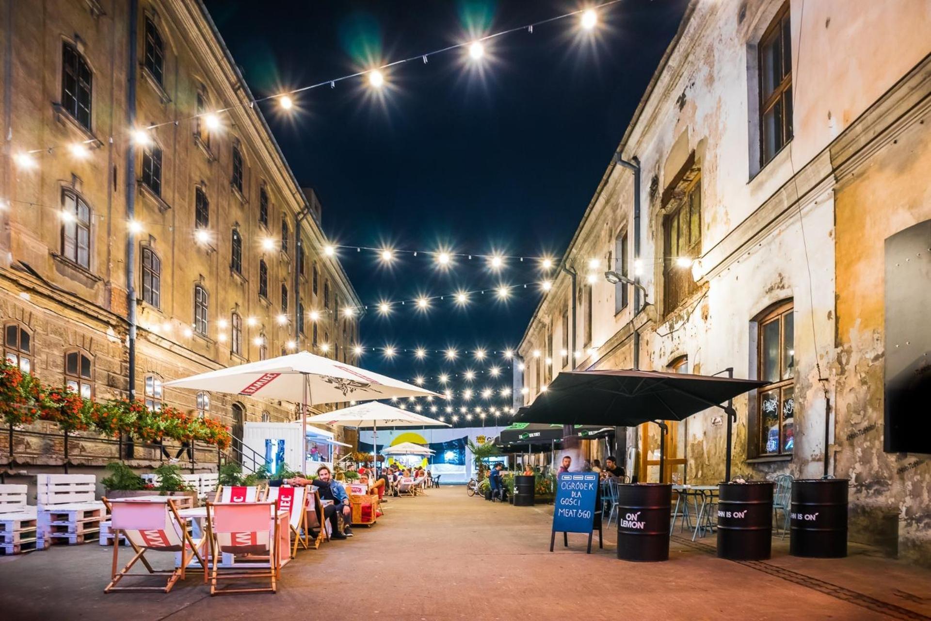Discover Loft Near Main Station Netflix *