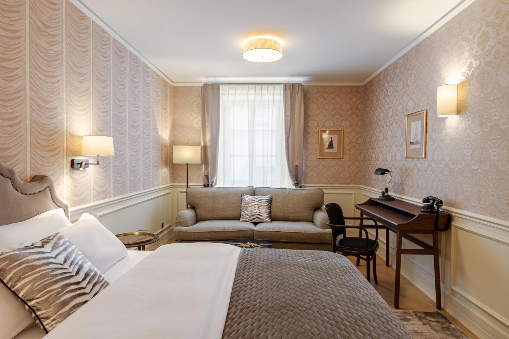 Hotel Unicus Palace Old Town - Destigo 5*