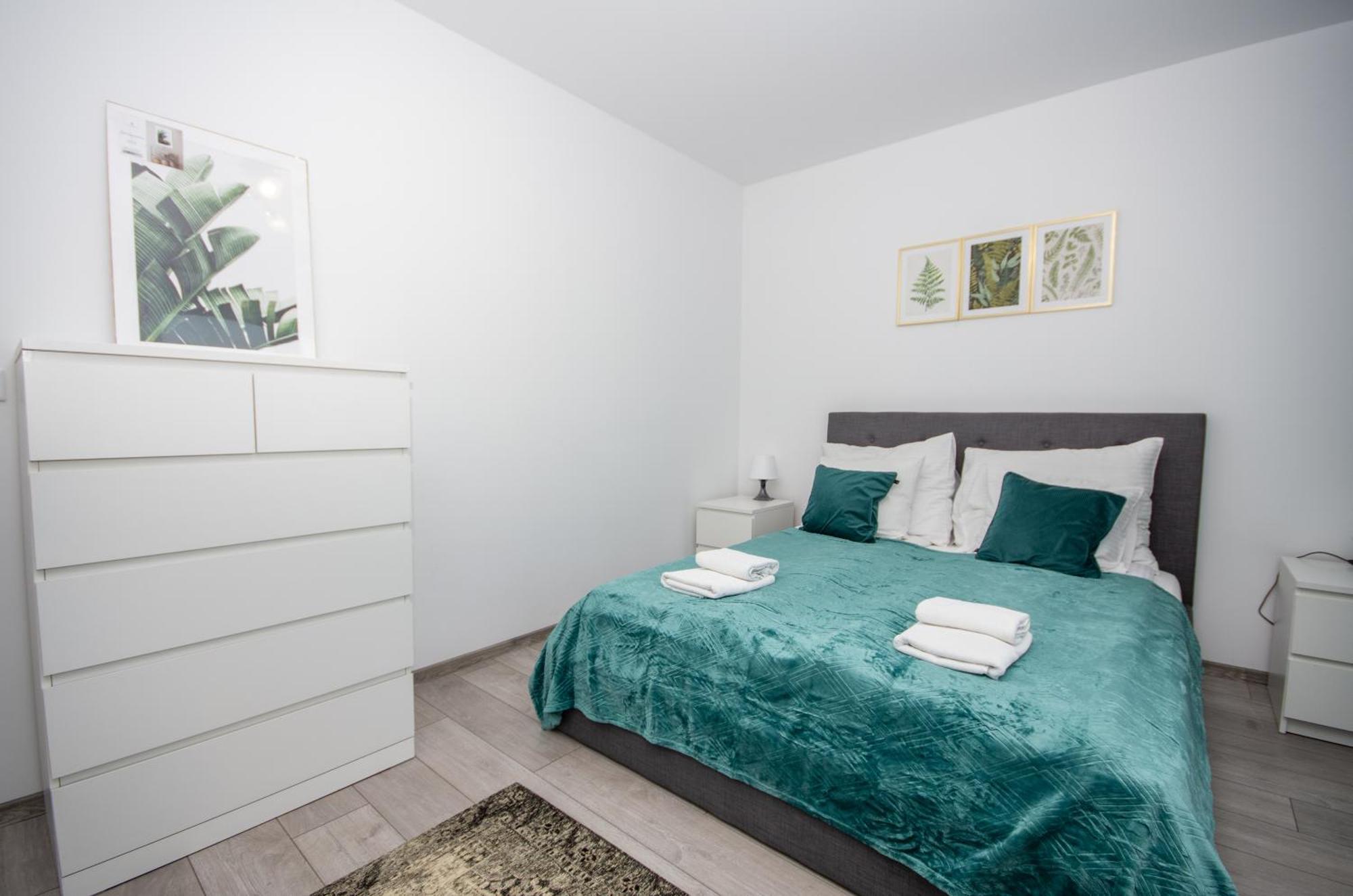 Inpoint Zablocie Near To University, Schindler's Factory, Aptiv,cisco, Ocean And Enterprise Park Apartment *