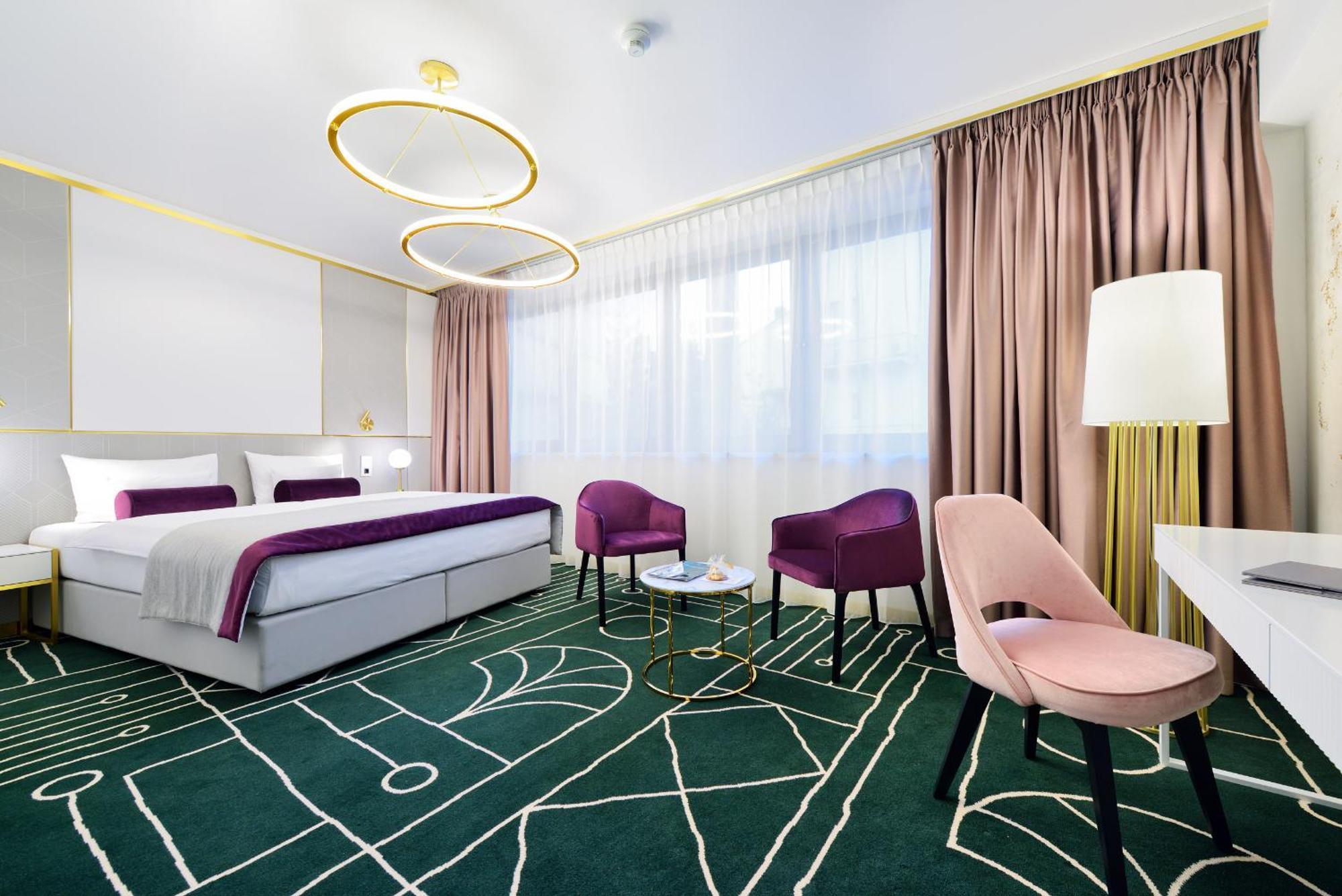 Ferreus Modern Art Deco Hotel Krakau