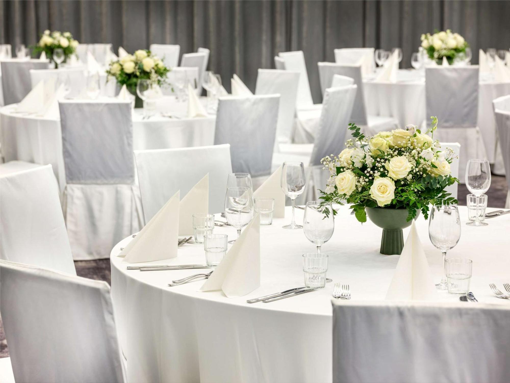 Hilton Garden Airport Hotel 4*
