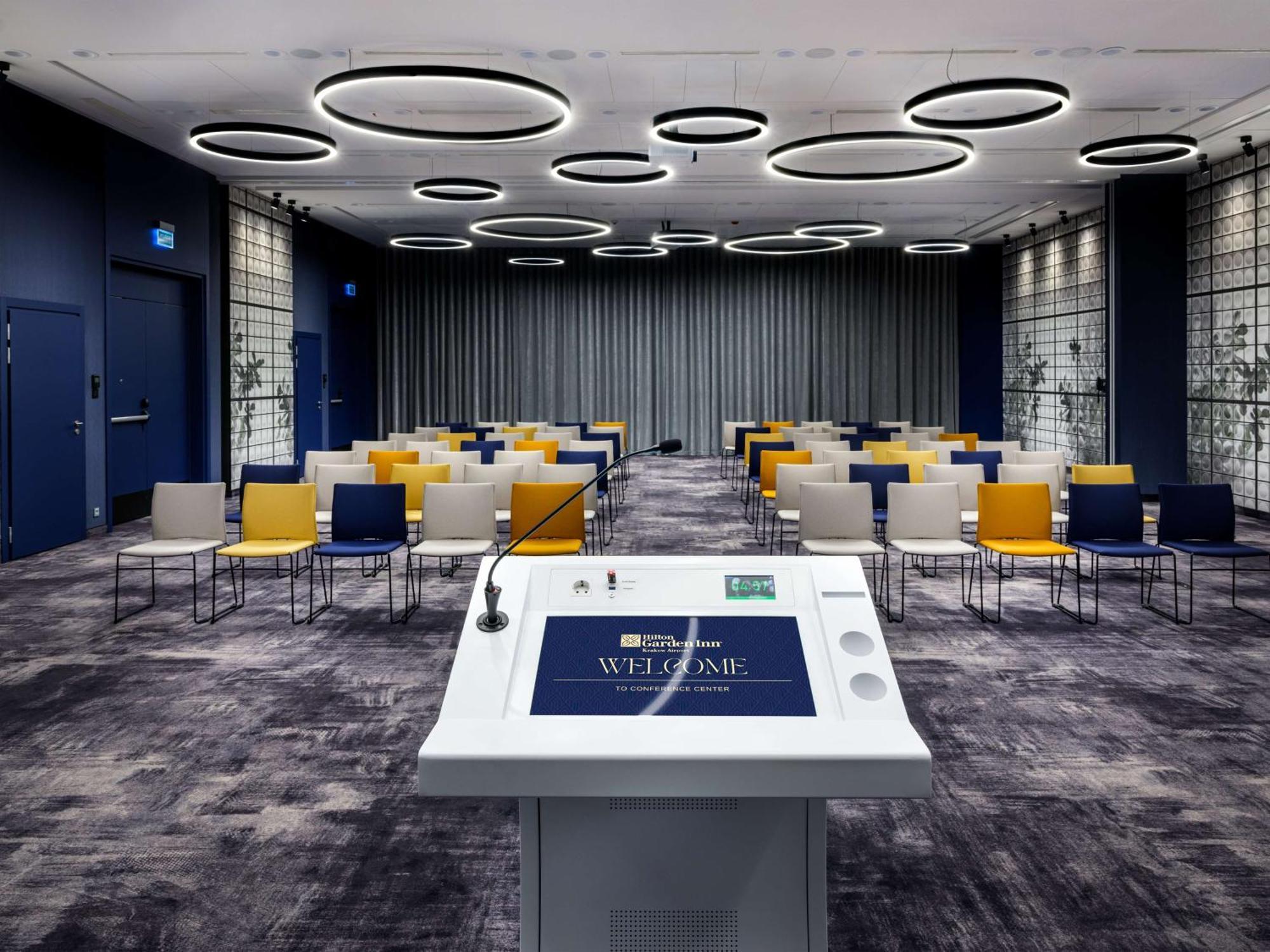 Hilton Garden Airport 4*