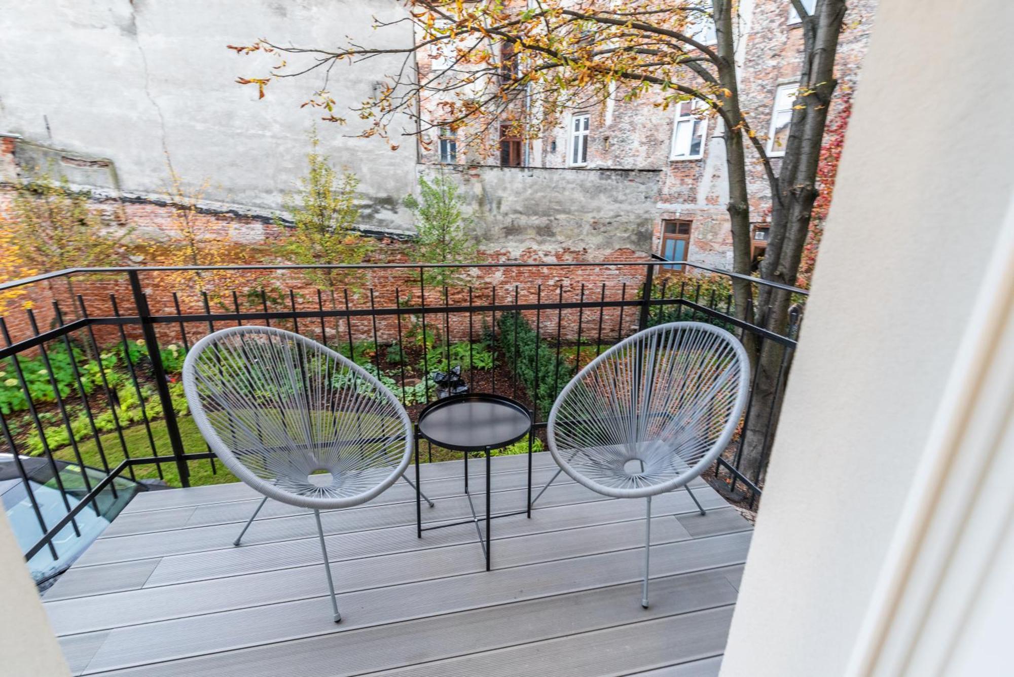 Apartament Lights Mostowa 6 *