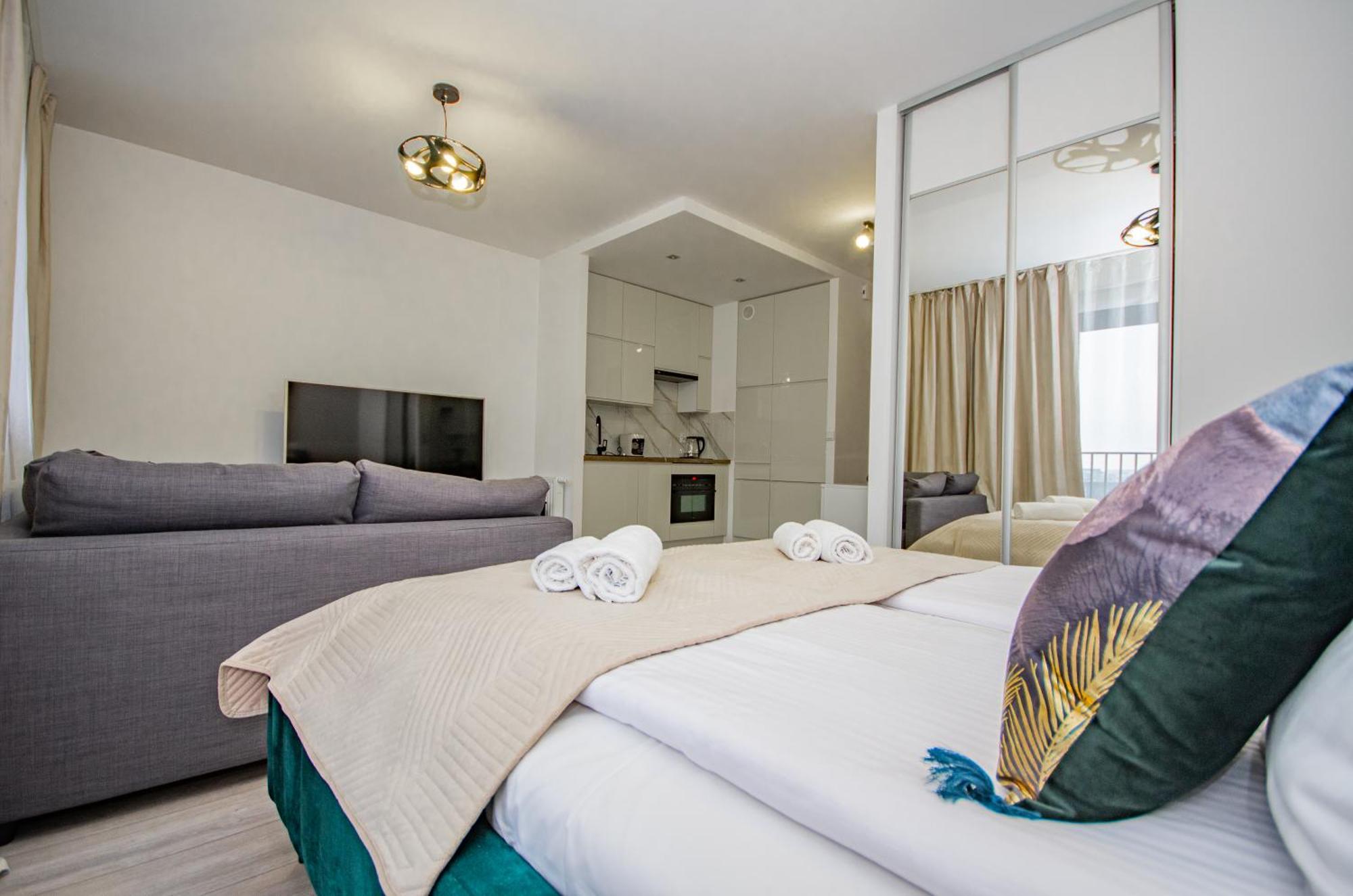 Inpoint Zablocie Near To University, Schindler's Factory, Aptiv,cisco, Ocean And Enterprise Park Apartment