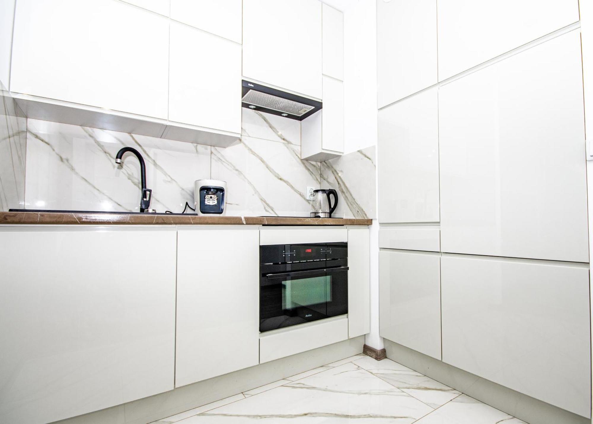 Inpoint Zablocie Near To University, Schindler's Factory, Aptiv,cisco, Ocean And Enterprise Park Apartment *