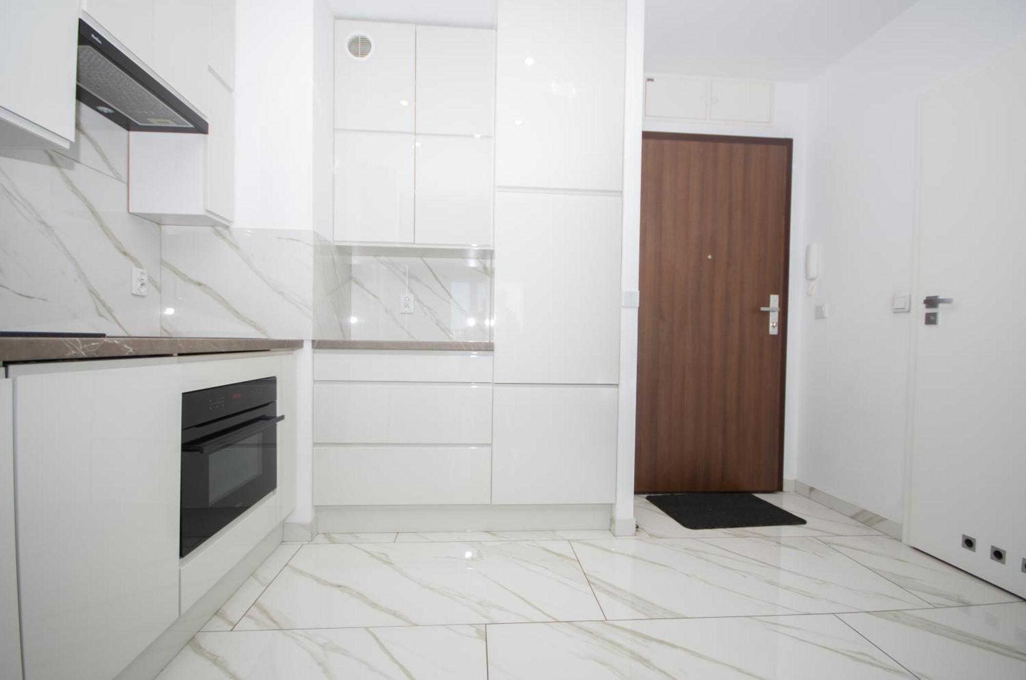 Inpoint Zablocie Near To University, Schindler's Factory, Aptiv,cisco, Ocean And Enterprise Park Apartment